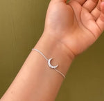 Load image into Gallery viewer, 92.5 Silver Crescent Moon Bracelet For her
