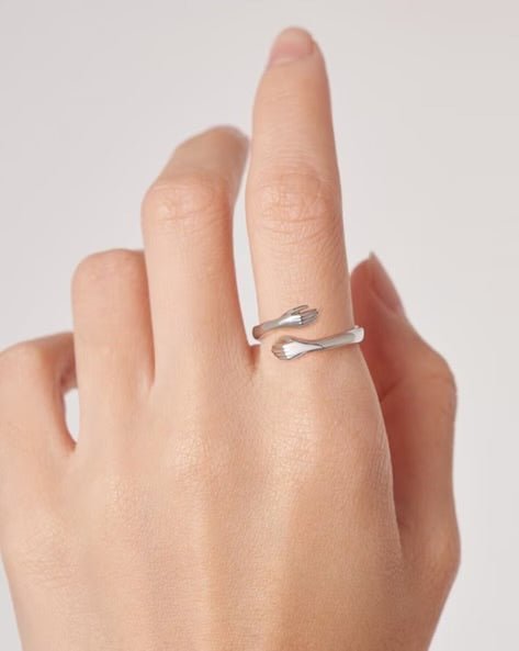 Silverboxoriginal 92.5 silver hug ring