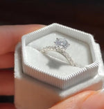 Load image into Gallery viewer, Silverboxoriginal 92.5 Silver Single Diamond Premium Ring
